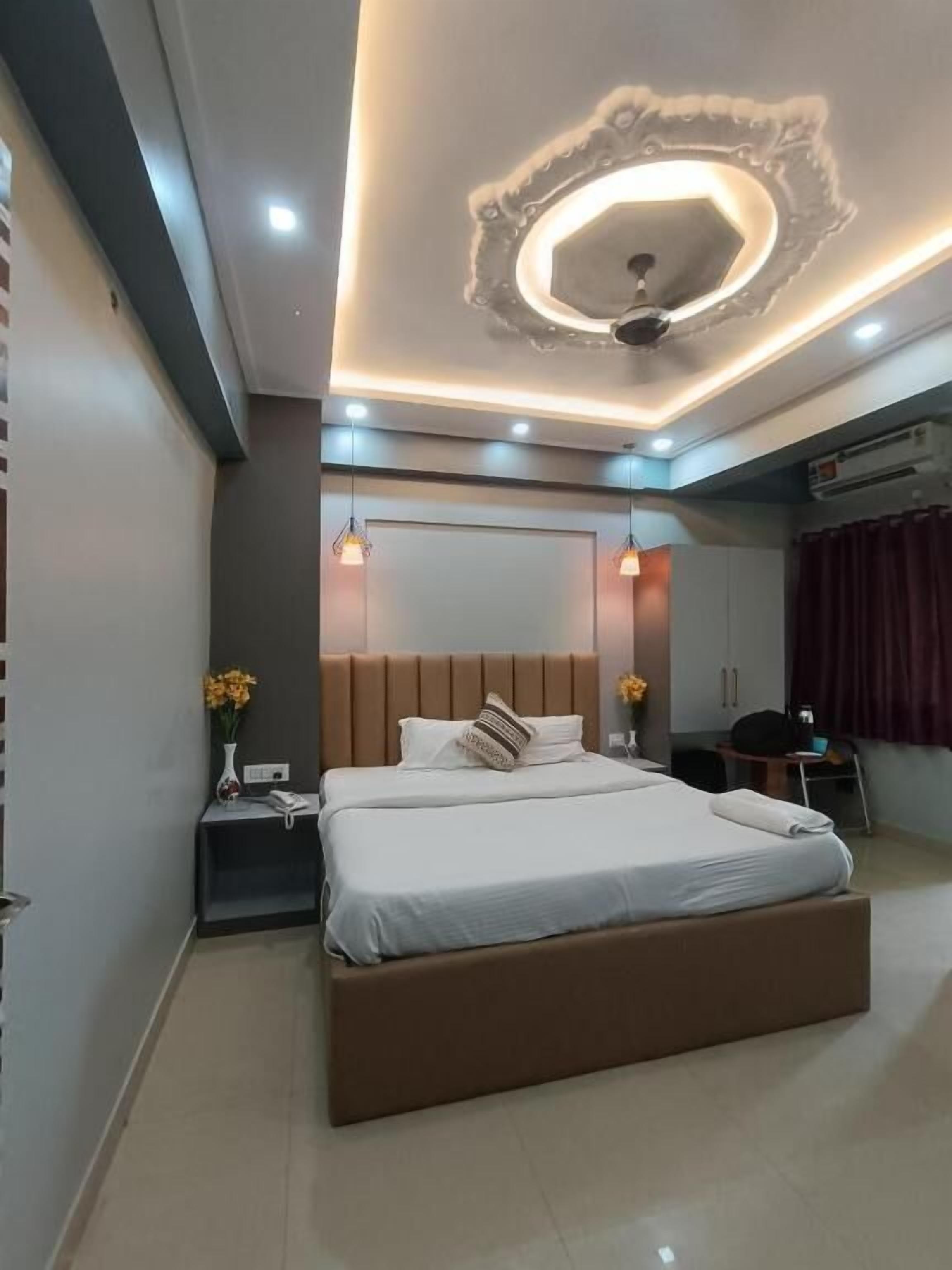 Quarto luxo, sacada | Ferros/tábuas de passar roupa, Wi-Fi de cortesia