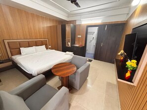 Iron/ironing board, free WiFi - Stayvilla Royal (Ranchi)