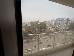 Deluxe Room, Balcony | Interior - Stayvilla Royal (Ranchi)