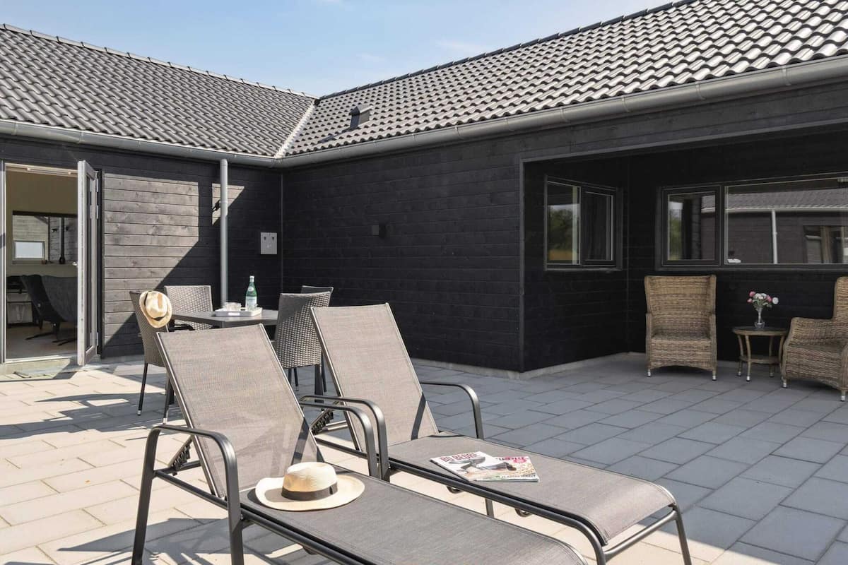 House | Outdoor dining