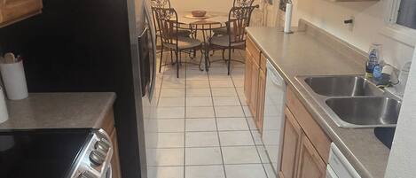 Four, plaque de cuisson, lave-vaisselle