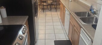 Charming 3-bedroom farmhouse in peaceful Deer Lodge getaway close to everywhere