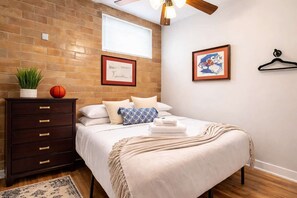 1 chambre, fer et planche à repasser, Wi-Fi, draps fournis