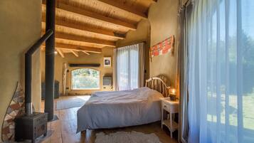 3 chambres, fer et planche Ă repasser, Wi-Fi, draps fournis