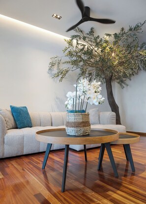 Familien-Suite, Balkon | Wohnbereich