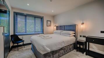 Deluxe Double Room | Blackout curtains, free WiFi