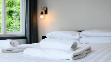 Executive Double Room | Blackout drapes, free WiFi
