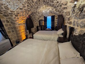 Comfort Triple Room | Minibar, desk, laptop workspace, free WiFi - VEZİR KONAĞI  (Mardin)