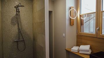 Hair dryer, towels, soap, shampoo