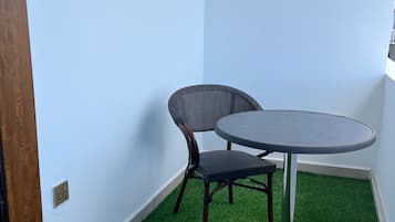 Studio Cao cấp | Ban công