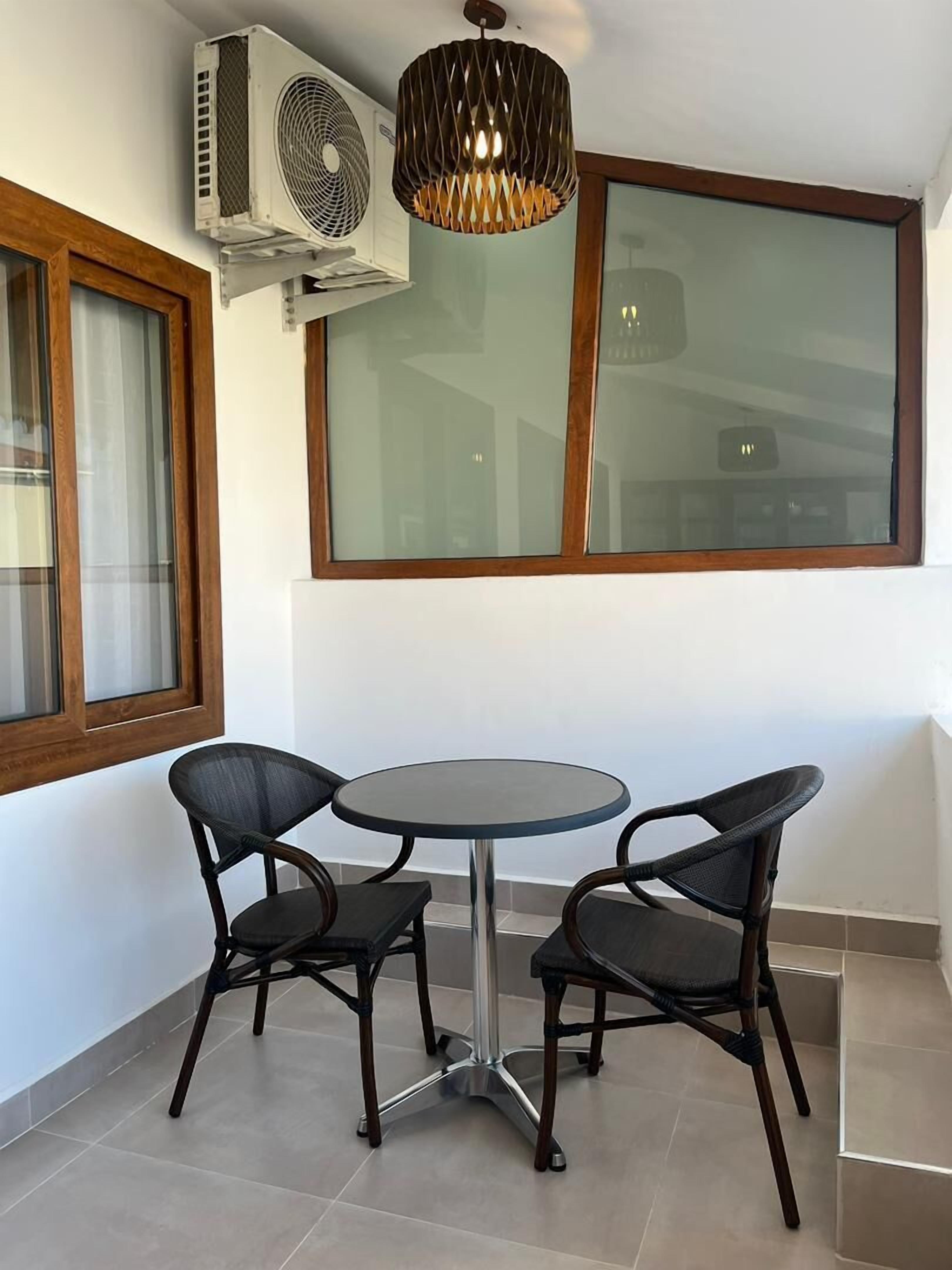 Luxury Studio, 1 King Bed, Balcony, City View | Balcony