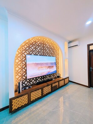 Deluxe Apartment | Living area