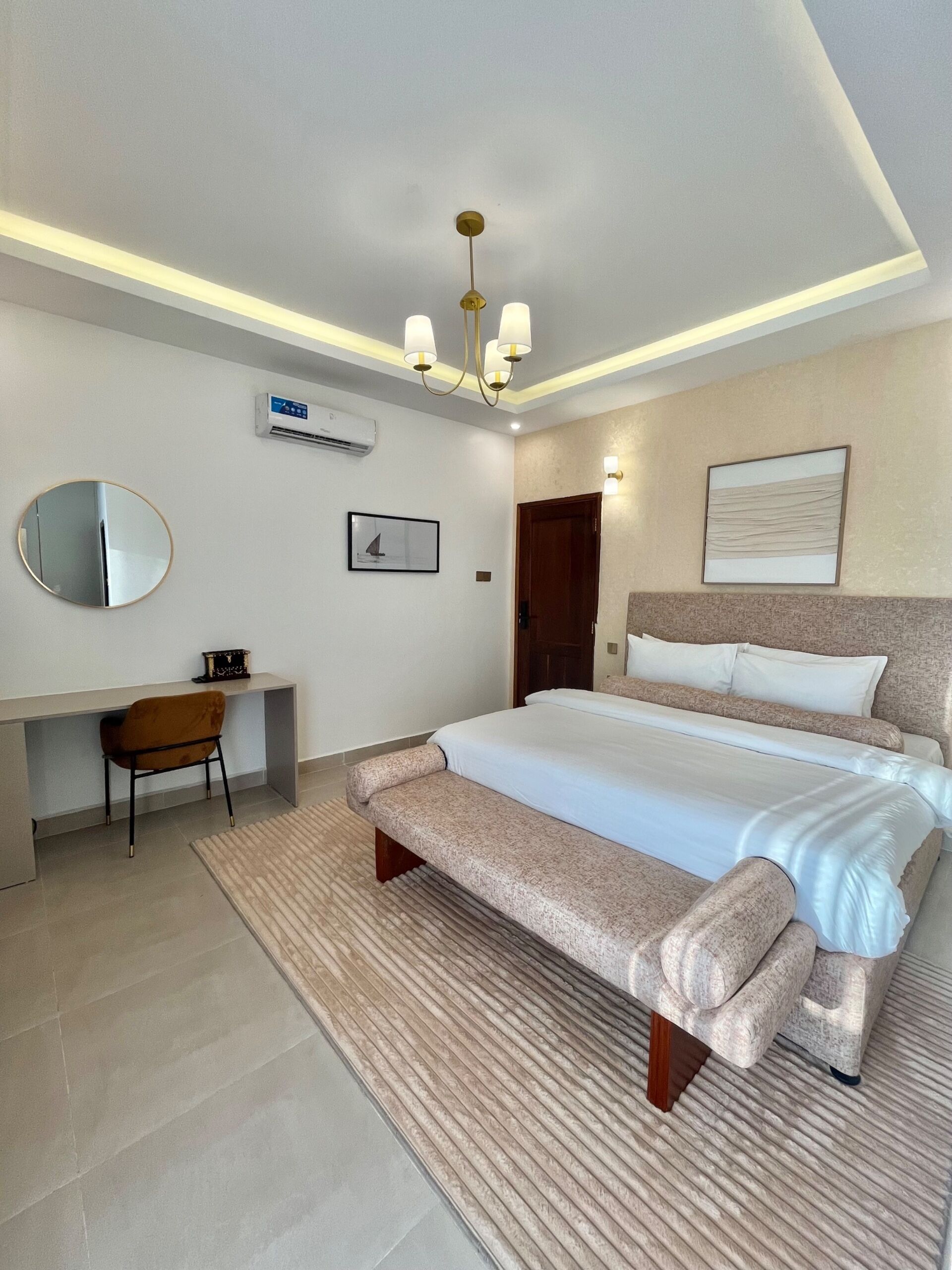 Luxury Studio | Desk, laptop workspace, iron/ironing board, free WiFi