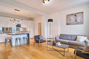 TV - Superb apartment Center of Paris Le Marais (Paris)