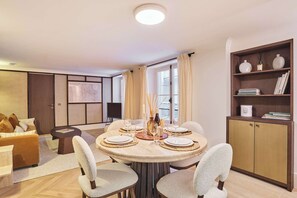 Dining - Prestigious AC Apartment Saint Germain des prés (Paris)
