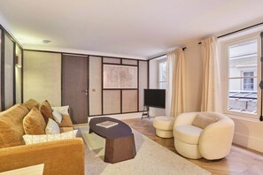 Unclassified image, 4 of 16, button - Prestigious AC  Apartment Saint Germain des prés (Paris)