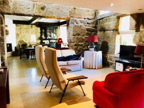 House | Living room - Couple Getaway at Casa da Ventozella (Penafiel)