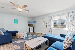 Living area - Stay at The Salty Palm! 2BR 1.5ba Sleeps 7 (Panama City Beach)