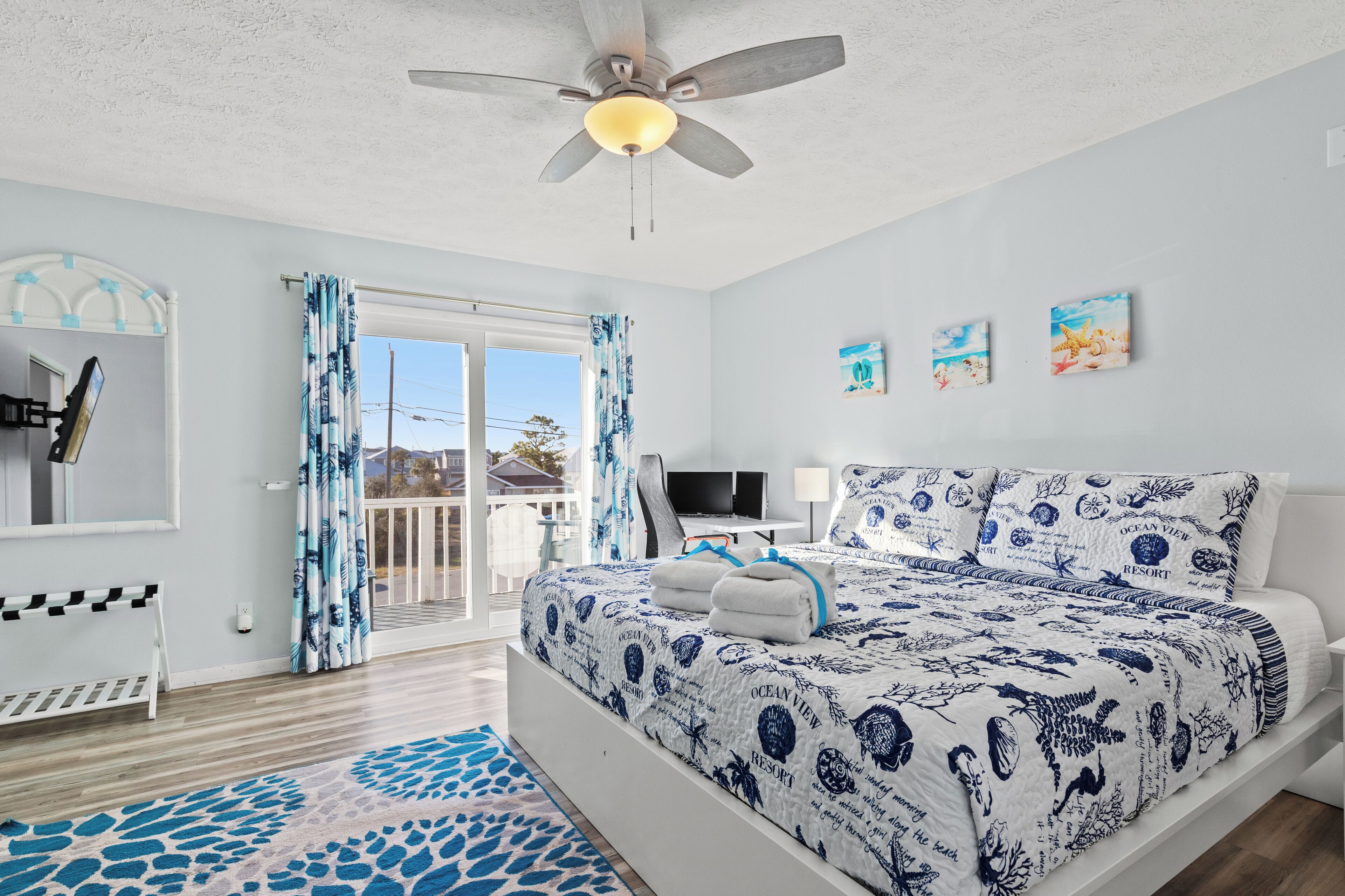 Maison mitoyenne, plusieurs lits, patio, vue jardin (114 Palm Beach Dr D) | 2 chambres, décoration personnalisée, ameublement personnalisé