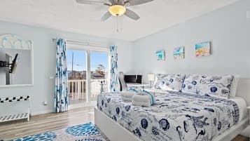 Maison mitoyenne, plusieurs lits, patio, vue jardin (114 Palm Beach Dr D) | 2 chambres, décoration personnalisée, ameublement personnalisé