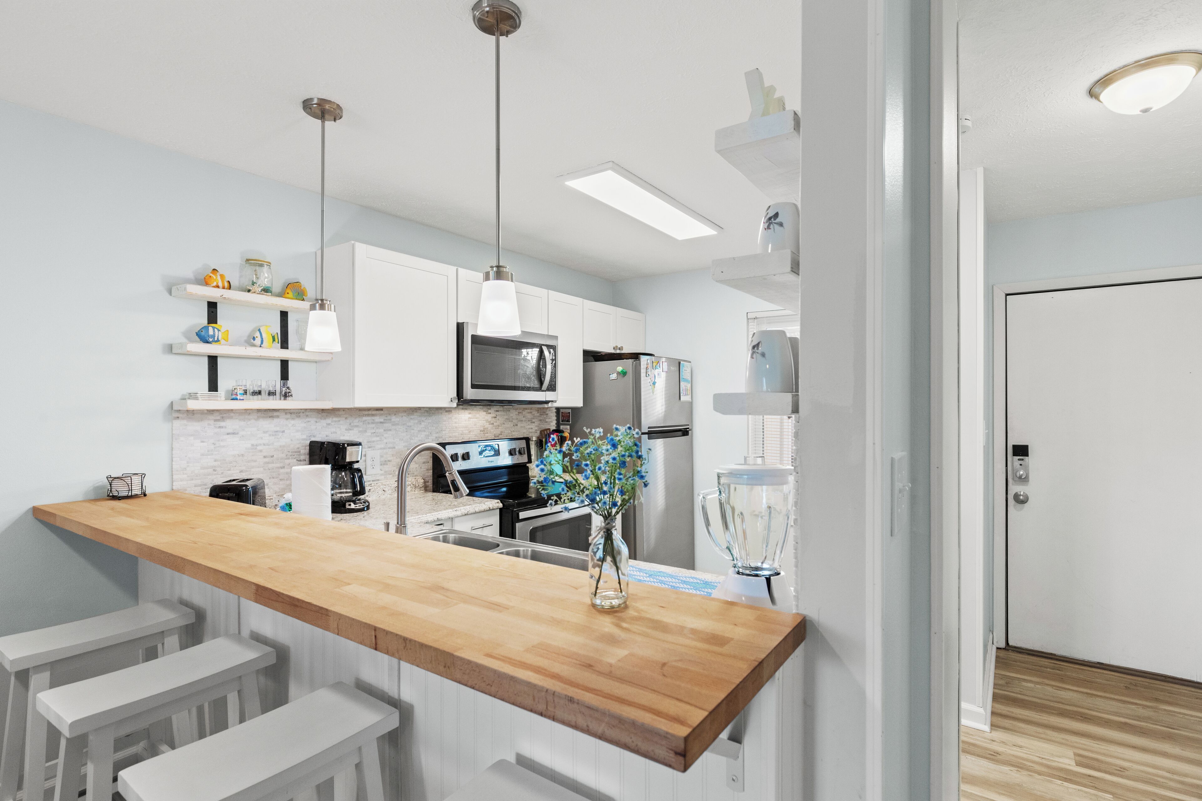 Maison en rangée, Plusieurs lits, patio, vue sur le jardin (114 Palm Beach Dr D) | Cuisine privée