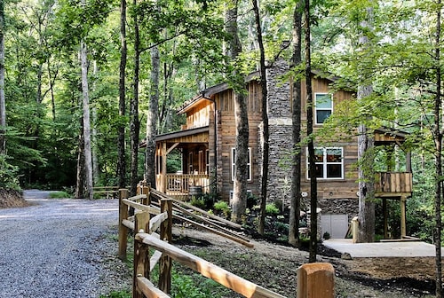 Cabin at Walland Forest