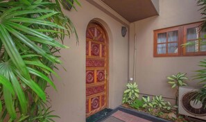 Exterior detail - Luxury Full Aircondition House in Barnes Place Colombo 07 with 03 Bed Rooms (Colombo)