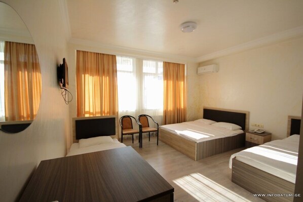 ห้องแฟมิลี่, ระเบียง | โต๊ะทำงาน, Wi-Fi ฟรี