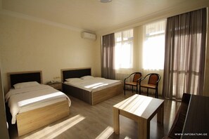 Classic Quadruple Room, Balcony | Desk, free WiFi - Hotel Temo (Batumi)