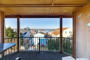 Apartment (1 Bedroom) | Interior - Pool, Sunset Views & Prime Setting! Ocean City Gem (Ocean City)