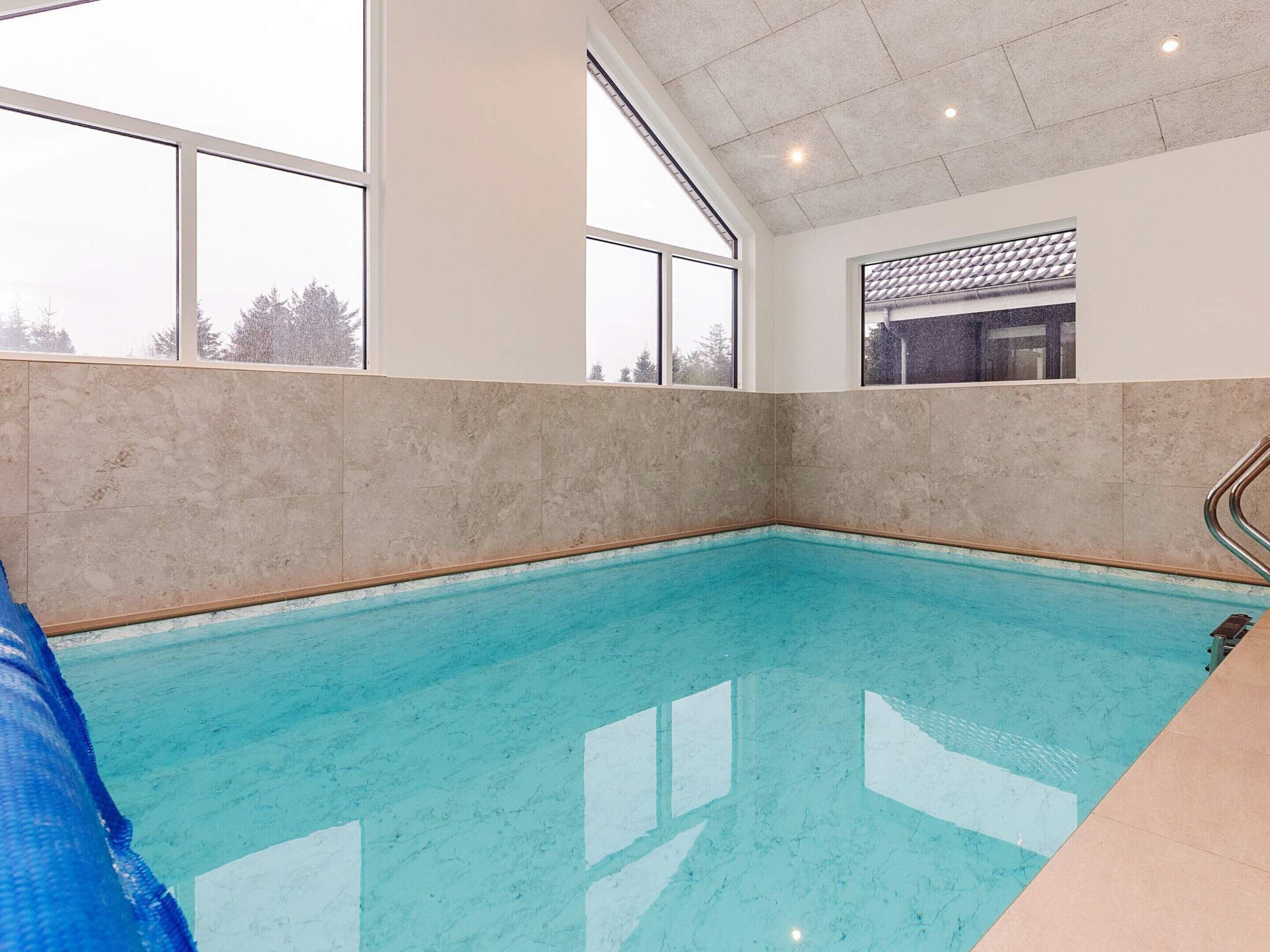 單棟房屋 | 泳池 | 室內泳池、室外泳池