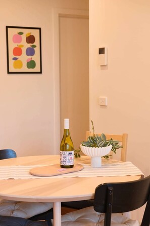 Dining - Executive Stay Quiet 2B2B Study Tram at Door (Balwyn)