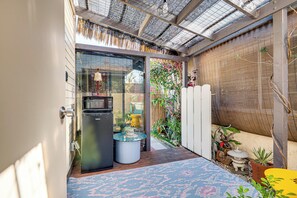 Apartment (0 Bedroom) | Interior - Solo 'cultural Retreat' in San Gabriel Valley! (San Gabriel)