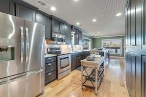 House (2 Bedrooms) | Interior - Lake Dardanelle Home w/ Dock! Fish On-site (Scranton)