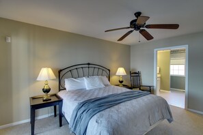 Interior - Dock & Ramp Access: Water-view Gem on Lake Eufaula (Abbeville)