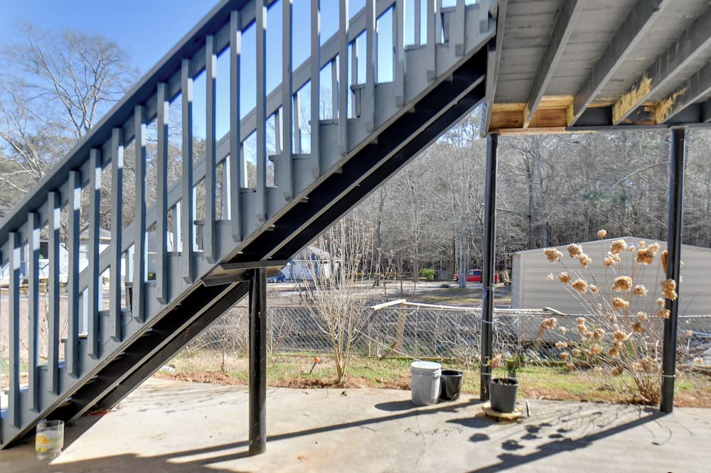 4 Mi to Downtown: Wfh-friendly Loganville Studio