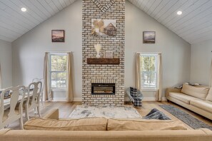 House (3 Bedrooms) | Interior - Willard Home On a Working Farm w/ Water Views! (Willard)