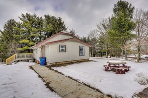 Interior - Willard Home On Working Farm w/ Water Views! (Willard)