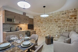 Interior - Parisian Apartment - Oberkampf - Le Marais (Paris)