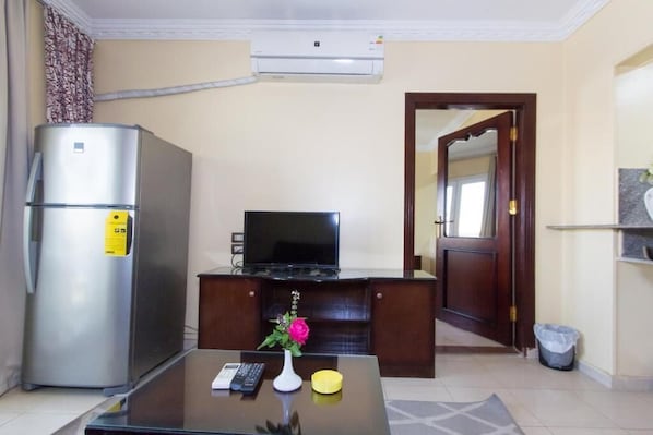 Deluxe Suite, Balcony, River View | Interior - Philae Hotel (Aswan)