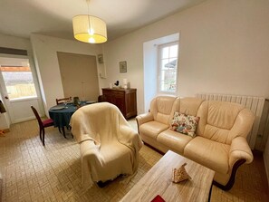 TV - Cottage for 4 in Razines with Parking and Wifi (Razines)