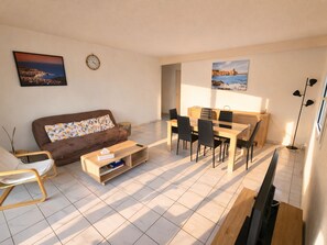 TV - Family Apartment with Air Conditioning and Parking in Collioure (Collioure)