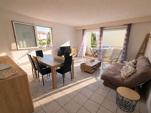 TV - Family Apartment with Air Conditioning and Parking in Collioure (Collioure)