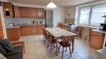 冰箱、微波炉、烤箱、洗碗机