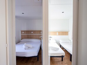 2 bedrooms, free WiFi, bed sheets - Family Mobile Home with Terrace - Camping Los Escullos (almeria)