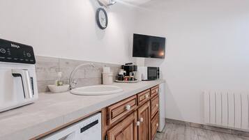 Fridge, microwave, dishwasher