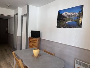 Dining - 32m² Flat in Cauterets Center, Near Gondolas (Cauterets)