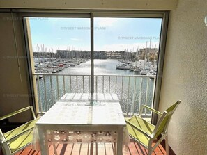Outdoor dining - Studio for 4 with Aircon & Parking, Gruissan Port (Gruissan)