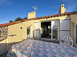 Terrace/patio - Charming T3 with Sea View Terraces - Perfect for 4 (Saint-Cyr-sur-mer- La Madrague)