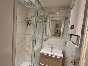 Hair dryer - Apartment for 5 with Garden in Saint Pierre (Fleury-Saint-Pierre-la-Mer)